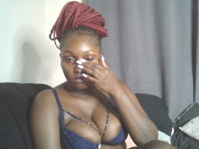 SexyBanni live cam on BongaCams