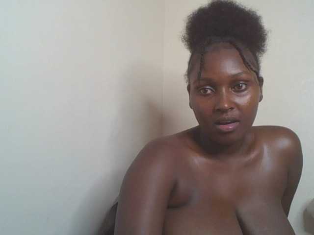 SexyBanni live cam on BongaCams