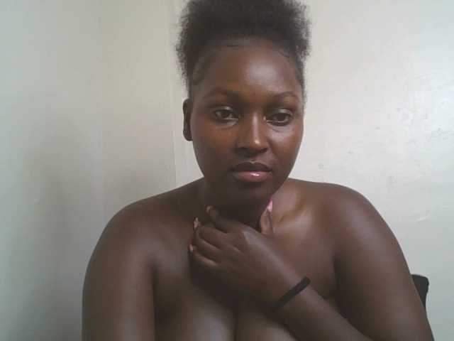 SexyBanni live cam on BongaCams