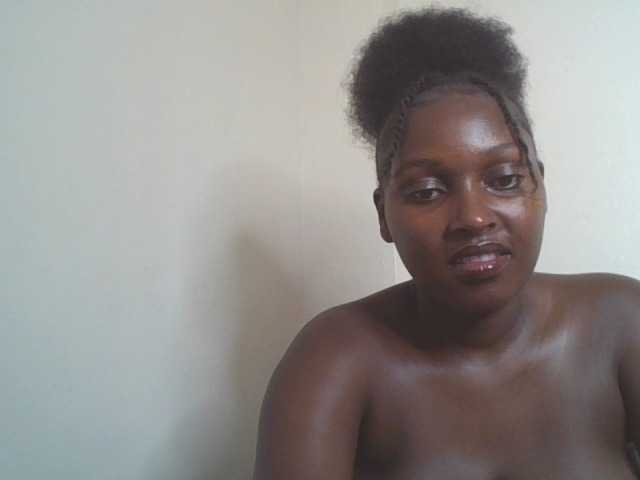 SexyBanni live cam on BongaCams