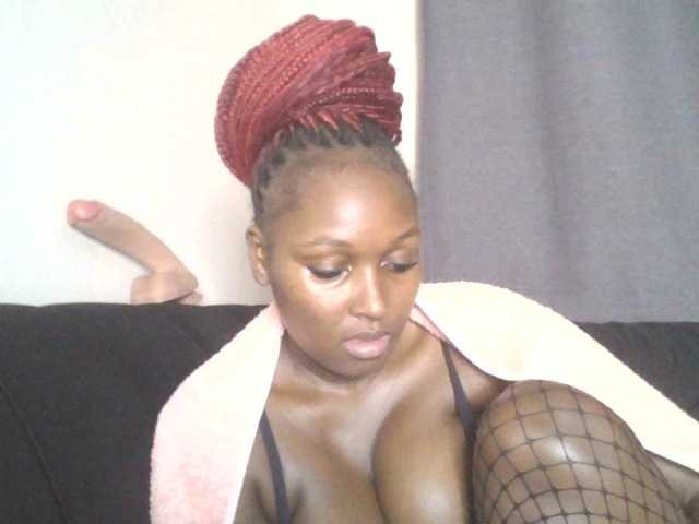 SexyBanni live cam on BongaCams