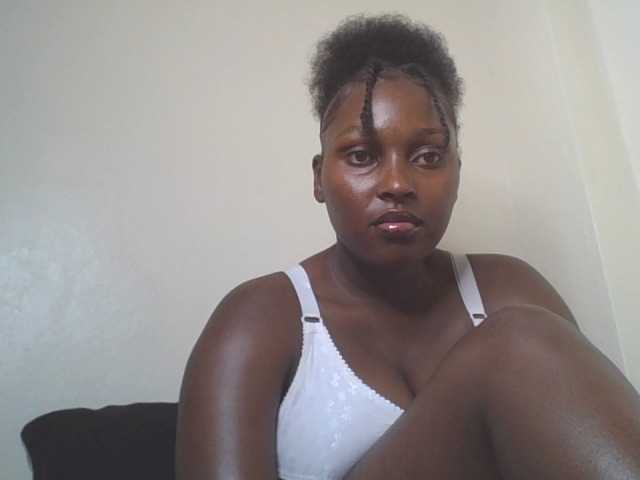 SexyBanni live cam on BongaCams