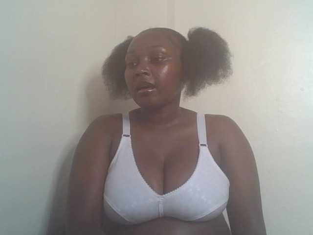 SexyBanni live cam on BongaCams