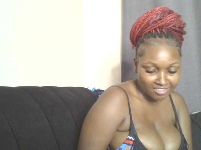 SexyBanni live cam on BongaCams