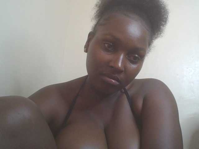 SexyBanni live cam on BongaCams