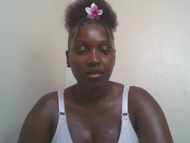 SexyBanni live cam on BongaCams