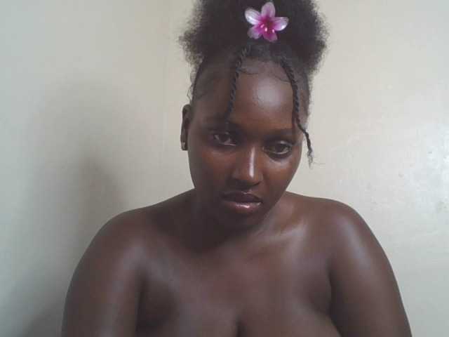 SexyBanni live cam on BongaCams