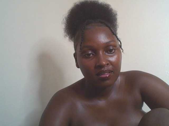 SexyBanni live cam on BongaCams