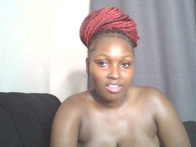 SexyBanni live cam on BongaCams