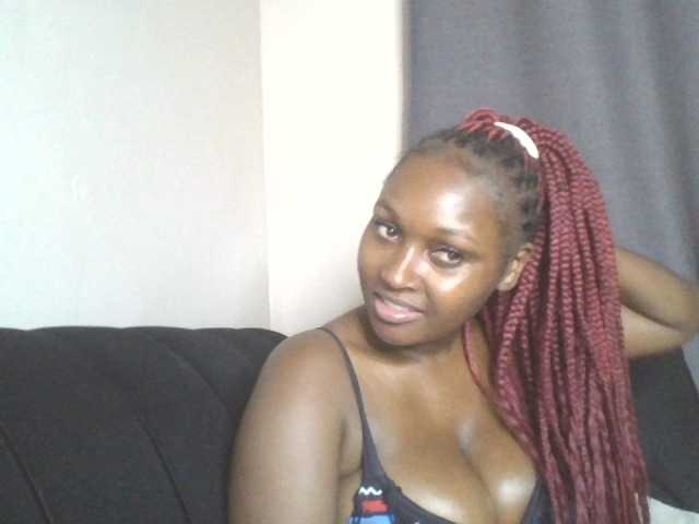 SexyBanni live cam on BongaCams
