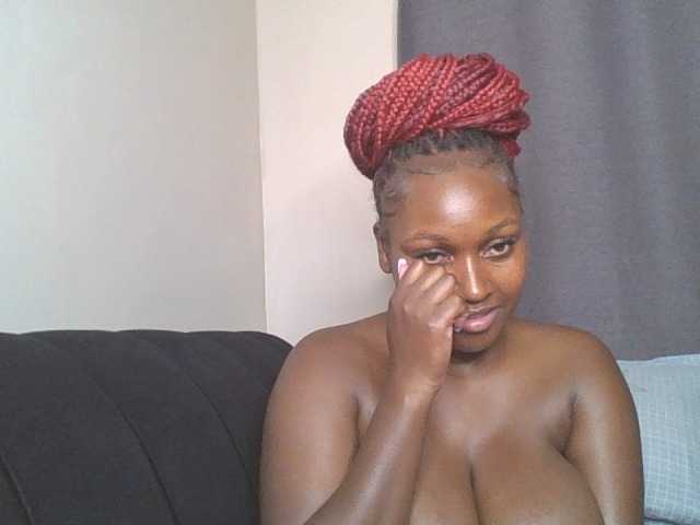 SexyBanni live cam on BongaCams