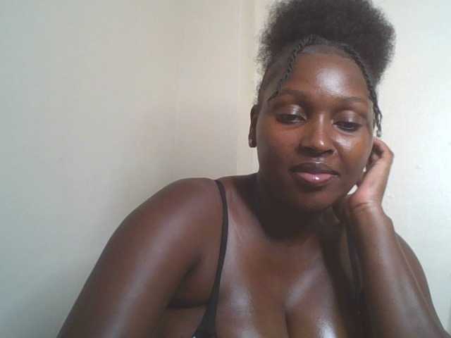 SexyBanni live cam on BongaCams