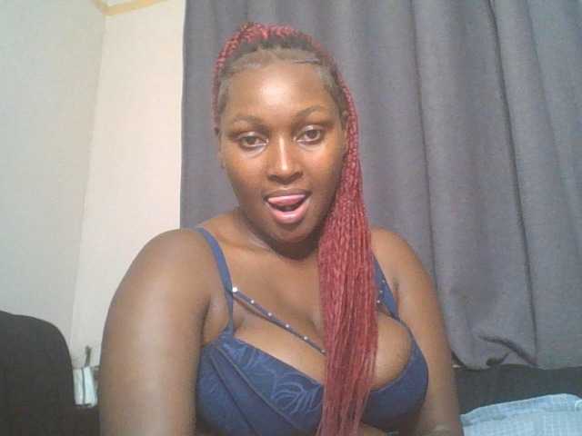 SexyBanni live cam on BongaCams