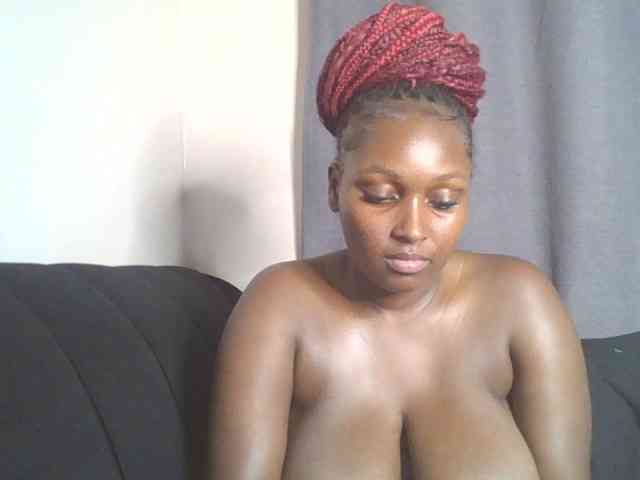 Model: SexyBanni
