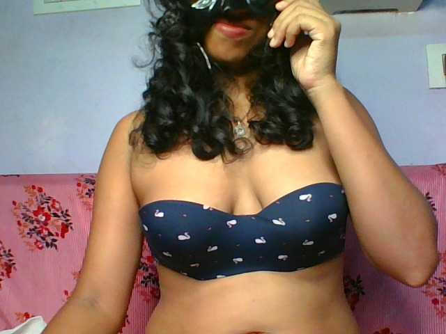 Cuteliya live cam on BongaCams