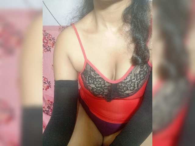 Cuteliya live cam on BongaCams