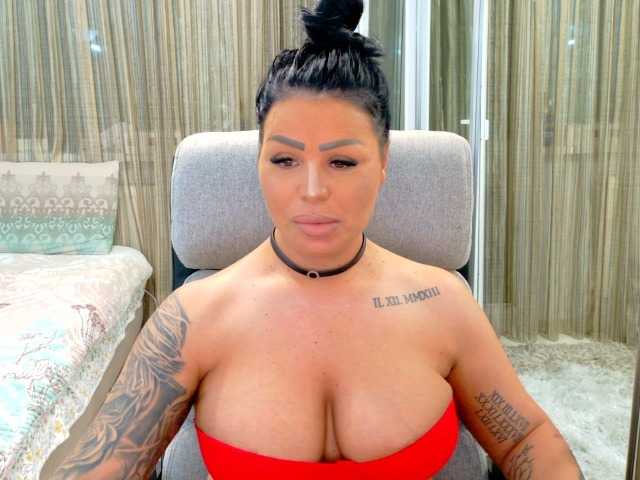 Lunavixe89 live cam on BongaCams