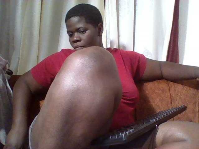 le modèle Freshslut est en webcam porno dans un show sur le site bongacams, il possède les tags suivants: Ebony,Brunette,Trimmed