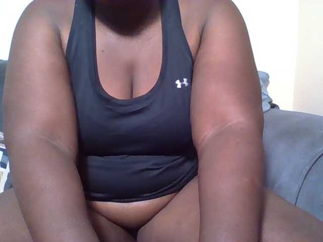 Freshslut, live now on BongaCams
