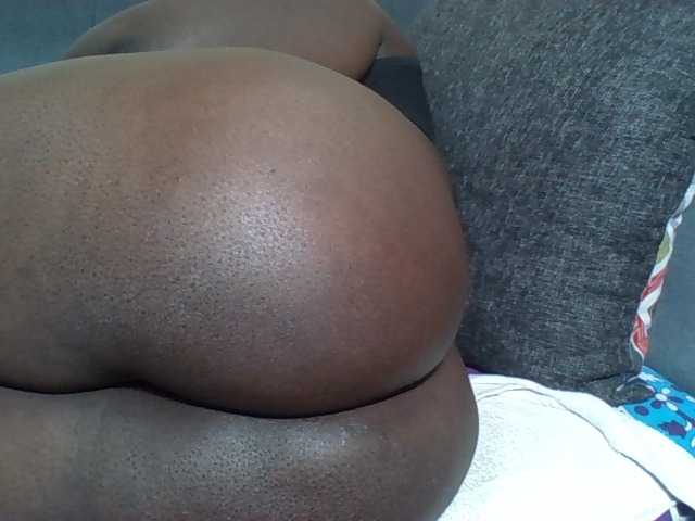 Freshslut, live now on BongaCams