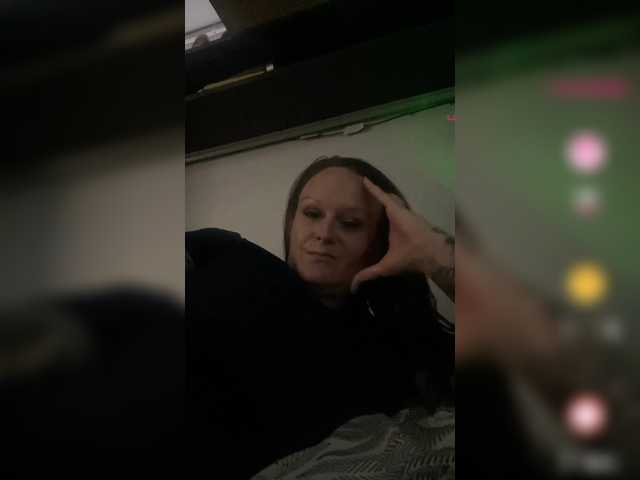MissTay live webcam show