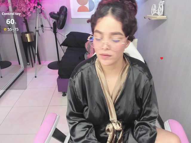 Maggy-T18 live webcam show