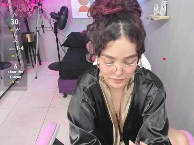 Maggy-T18 live webcam show