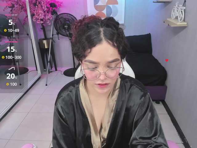 Maggy-T18 live webcam show