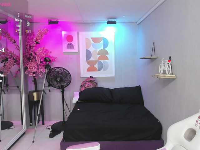 Maggy-T18 live webcam show