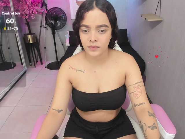 Maggy-T18 live cam on BongaCams