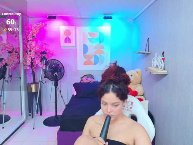 Maggy-T18 live cam on BongaCams
