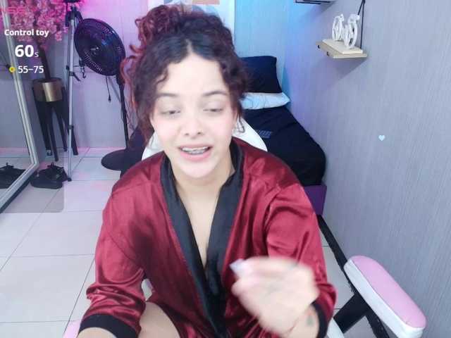 Maggy-T18 live cam on BongaCams