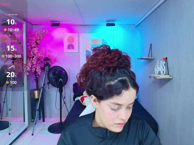 Maggy-T18 live cam on BongaCams
