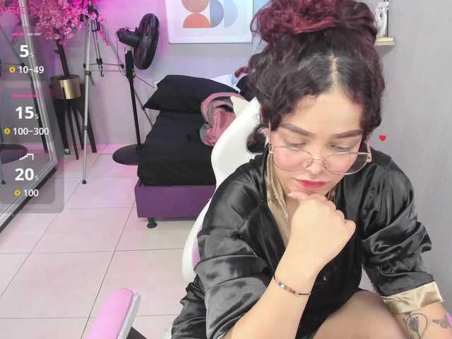 Maggy-T18 live webcam show
