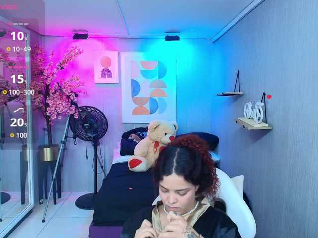 Maggy-T18 live cam on BongaCams