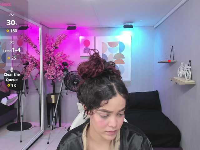 Maggy-T18 live cam on BongaCams