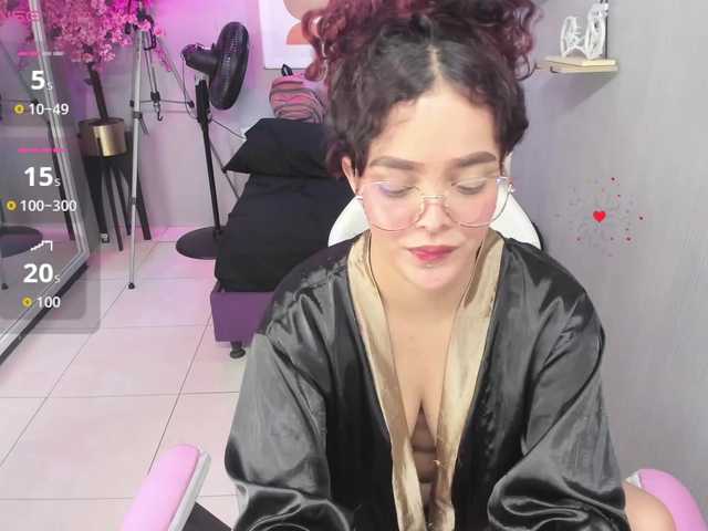 Maggy-T18 live cam on BongaCams