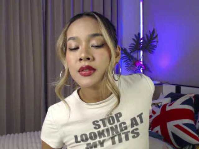 lilypeachxxx live cam on BongaCams