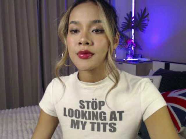 lilypeachxxx live cam on BongaCams