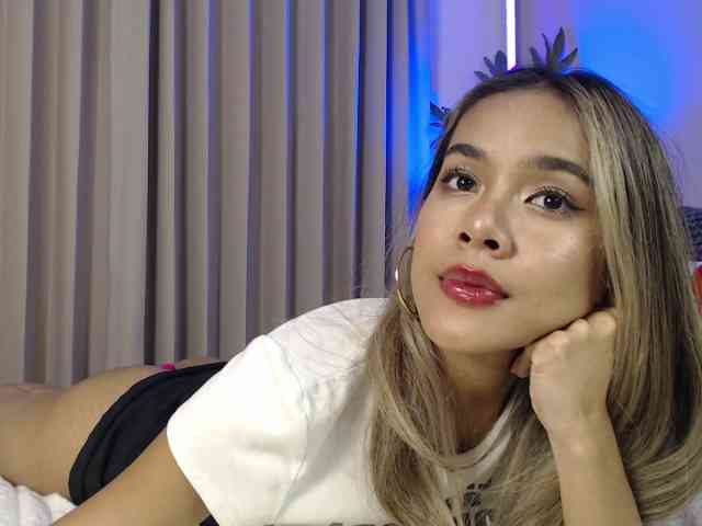 lilypeachxxx webcam