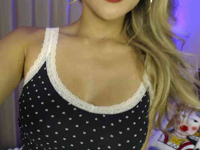 Model: lilypeachxxx