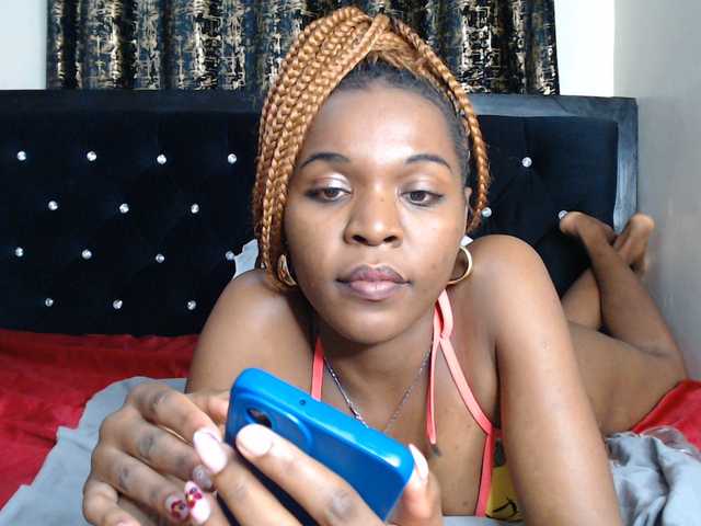 spicyvibee254 live cam on BongaCams