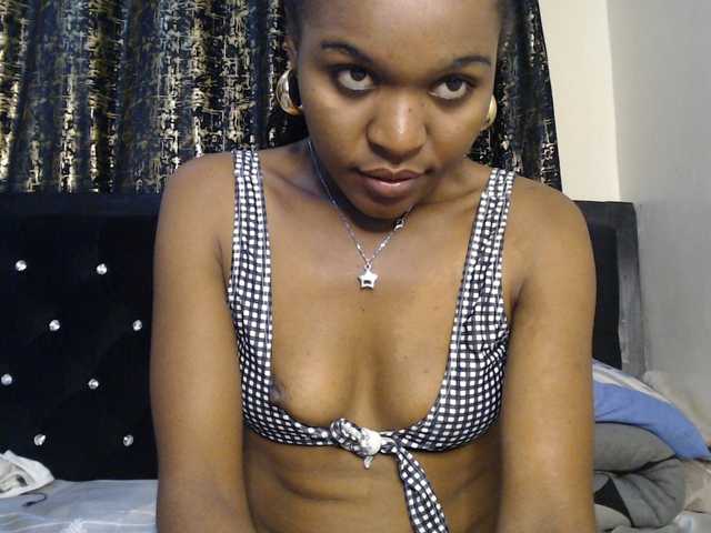 spicyvibee254 live cam on BongaCams