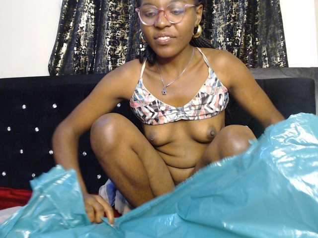 spicyvibee254 live cam on BongaCams