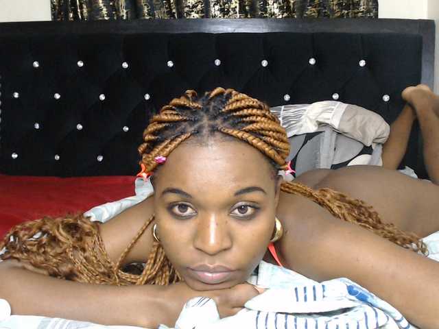 spicyvibee254 live cam on BongaCams
