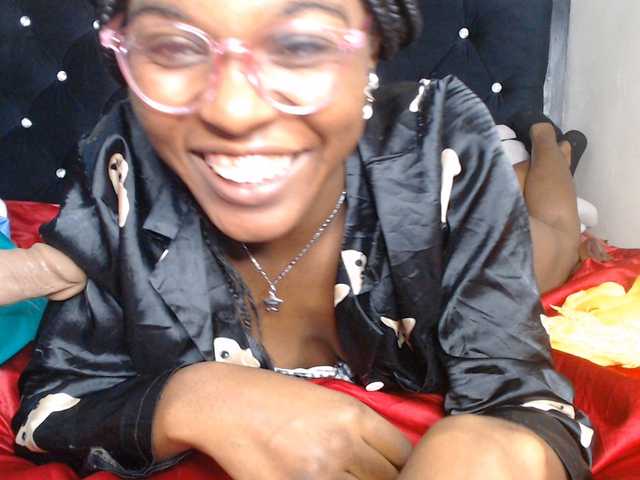 spicyvibee254 live cam on BongaCams