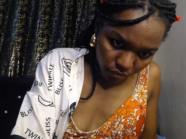 spicyvibee254 live cam on BongaCams