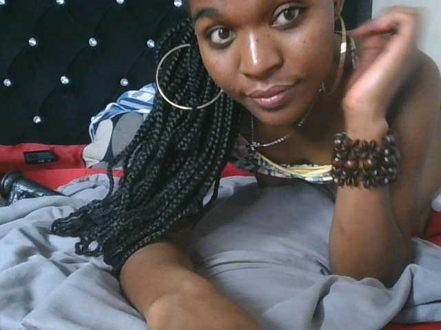 spicyvibee254 live sex show
