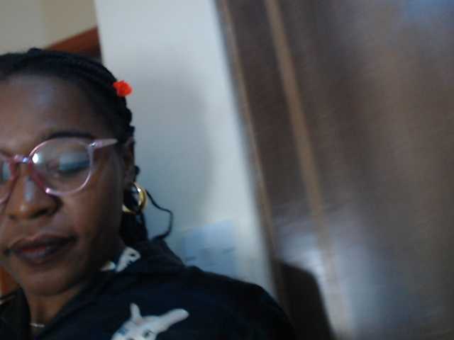 spicyvibee254 live cam on BongaCams