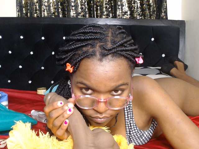 spicyvibee254 live webcam show